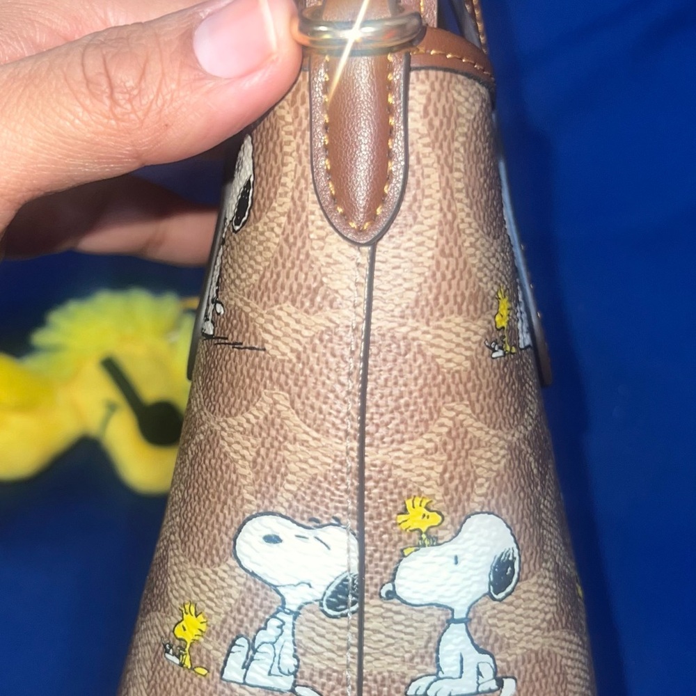 COACH X Peanuts Snoopy Mini City Tote - Picture 9 of 10